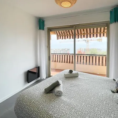 Le Monteverdi Apartment Beausoleil